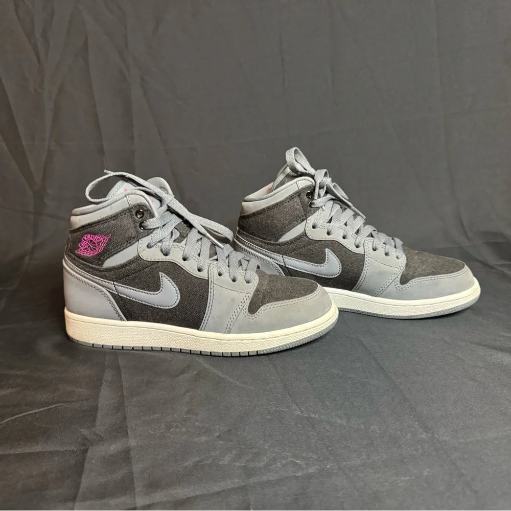 Jordan Kids Sneakers in Gray and Black with Pink Details - Picture 2 of 10